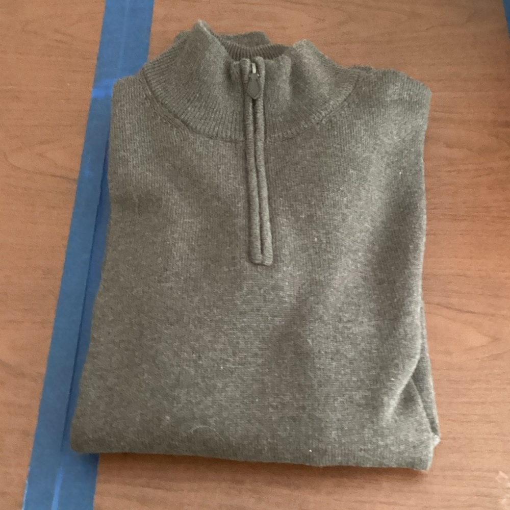 Brooks Brothers soft 100% Merino Wool Sweater